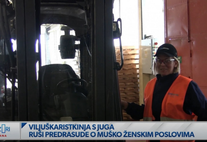 (VIDEO) Žena koja ruši predrasude: Dragana je jedina dama na jugu Srbije koja vozi viljuškar