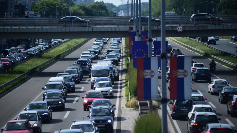 Zatvara se krajnja desna traka na Gazeli kod ulivne rampe iz Kneza Miloša i Savske