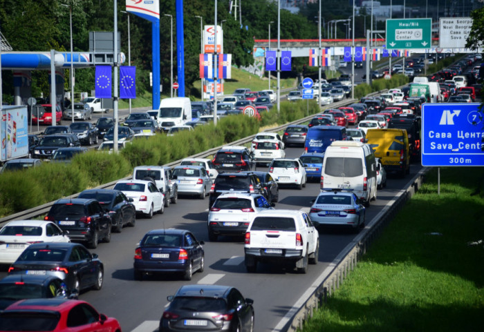 AMSS: Putnička vozila na izlazu na Gradini čekaju 20 minuta, na Preševu 80 minuta