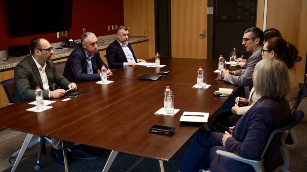 Elek sa zamenikom šefa misije SAD na KiM: Jednostranim potezima Kurti nastoji da protera srpski narod iz pokrajine