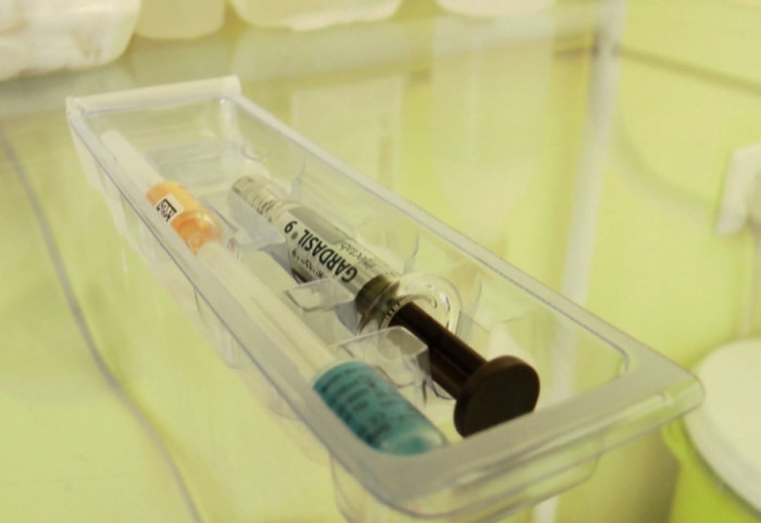 (VIDEO) HPV vakcina besplatna, bezbedna i može da spasi život dece: Moravički okrug vodi po broju vakcinisanih