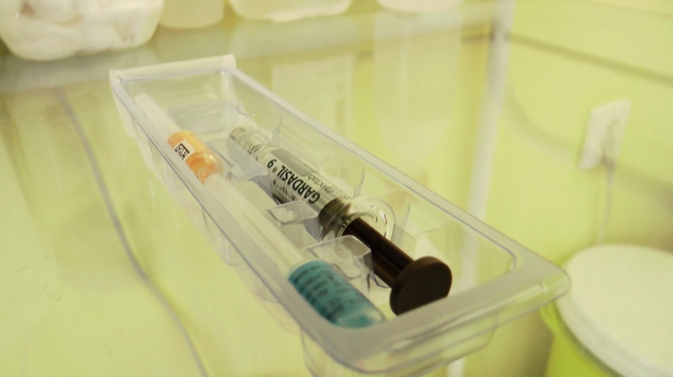 (VIDEO) HPV vakcina besplatna, bezbedna i može da spasi život dece: Moravički okrug vodi po broju vakcinisanih