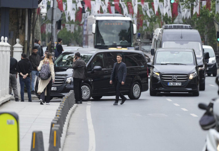 Počeli trilateralni pregovori u Istanbulu: SAD, Ukrajina i Turska traže rešenje za okončanje rata