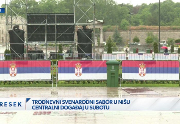 Inspekcija Opštine Medijana u Nišu naložila uklanjanje bine sa Trga kralja Milana, organizatori nastavili sa montiranjem