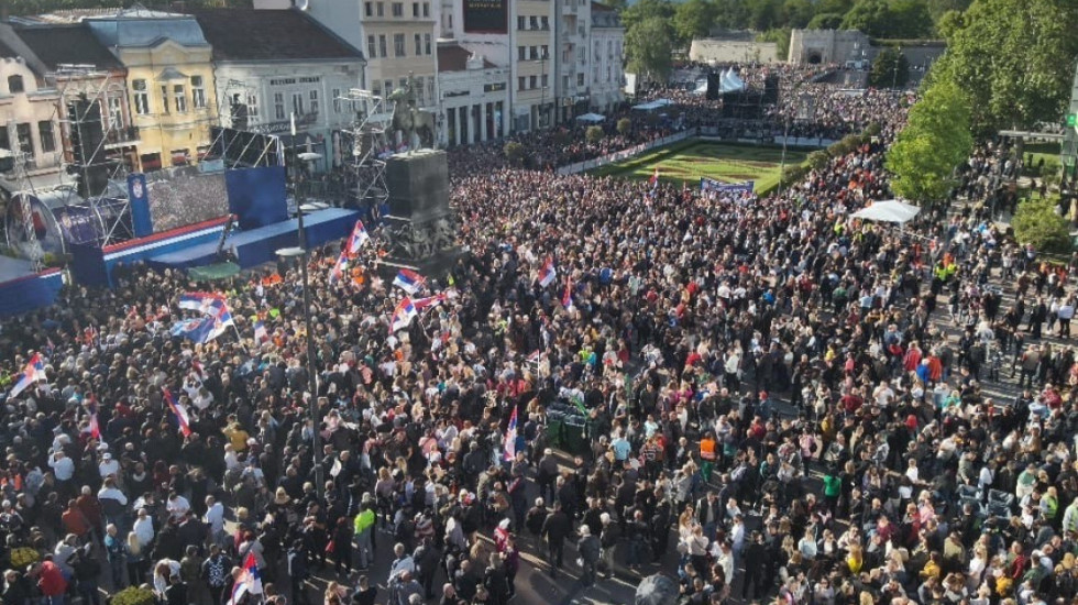 Održana centralna manifestacija "Svenarodnog sabora" u Nišu, Vučić se obratio okupljenim građanima