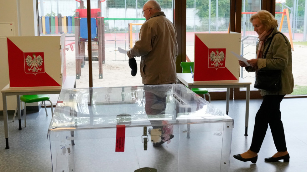Poljska bira predsednika: U trci 13 kandidata, presudni izbori za premijera Tuska
