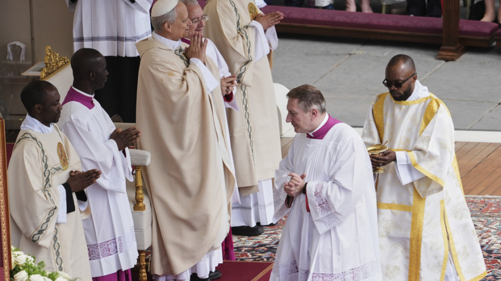 (FOTO/VIDEO) Ustoličen papa Lav XIV: Radićemo na jedinstvu Rimokatoličke crkve da bi postala simbol mira