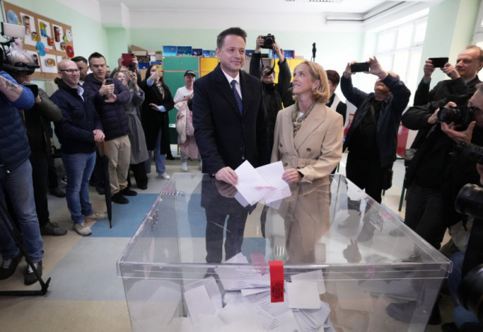 Rafal Tšaskovski vodi na izborima u Poljskoj