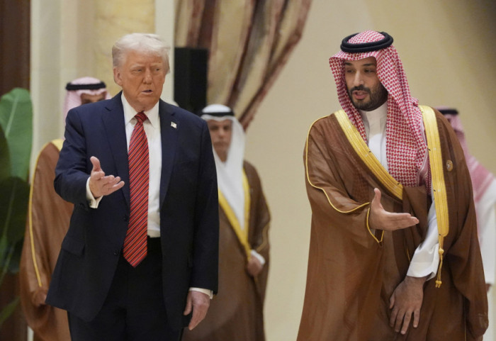 Tramp i Saudijska Arabija: Vojno-tehnološke investicije umesto vojnih baza