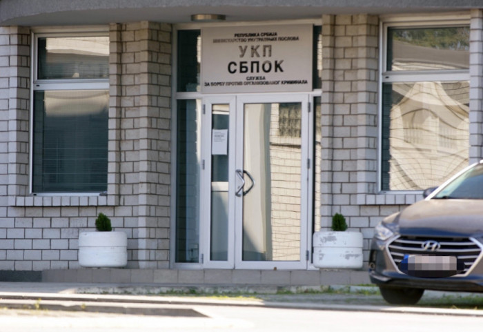 Razotkrivena balkanska kriminalna grupa, organizator i saradnici uhapšeni u Srbiji zbog šverca 1,6 tona narkotika