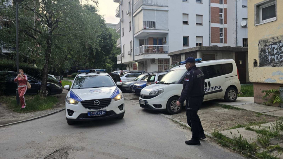 (FOTO/VIDEO) Pronađeno telo žene (42) u stanu u Novom Sadu