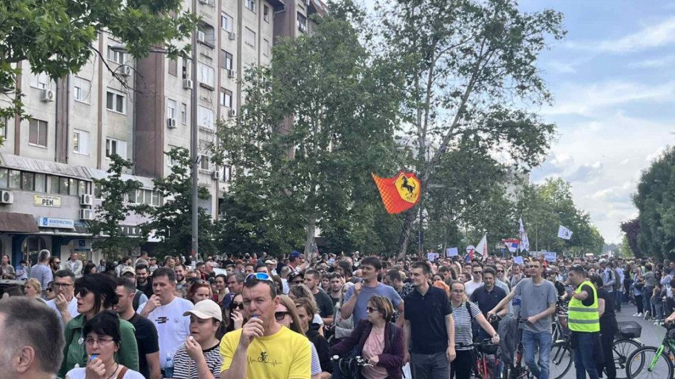 Odlaganje izbora za mesne zajednice u Novom Sadu: Tubić smatra da je to opasan presedan, Grubešić tvrdi da nije trenutak