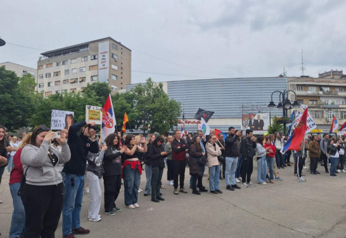 (FOTO/VIDEO) Studentski protest "Sloboda kreće sa istoka" u Zaječaru, glasalo se za "omiljenu izbornu krađu"