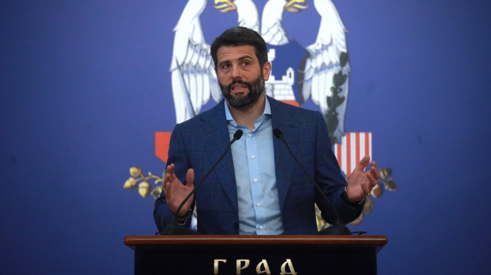 Šapić: Povećavamo vrednost novogodišnjih vaučera za decu i zaposlene u prosveti na 10.000 dinara