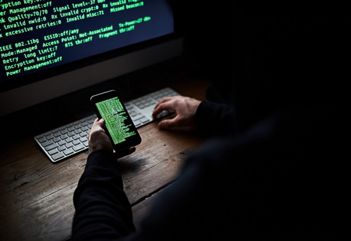 Nova SMS prevara u Srbiji: Građanima stižu lažne poruke u ime Pošte, prevaranti šalju obaveštenja o navodnim paketima