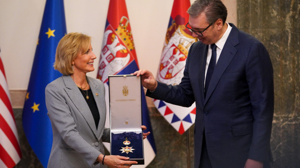 (FOTO) Vučić uručio orden kongrensmenki Tani: "Tramp mi je rekao da se nada da će doći u Srbiju"