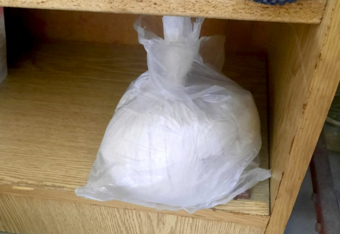 (FOTO) Hapšenje zbog prodaje droge u Beogradu: Zaplenjeno tri kilograma kokaina i heroin