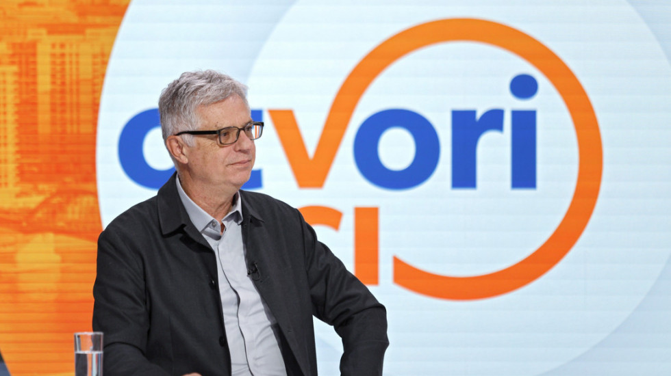 (VIDEO) Stručnjak za Newsmax Balkans: Zašto pojeftinjenje nafte ne znači i jeftinije gorivo u Srbiji