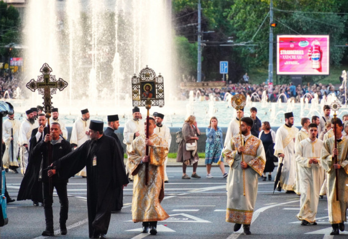 SPC i vernici slave Spasovdan - praznik vaznesenja Hristovog: Patrijarh Porfirije predvodi litiju u Beogradu