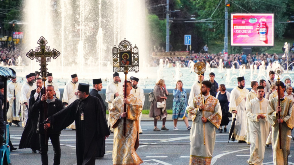 SPC i vernici slave Spasovdan - praznik vaznesenja Hristovog: Patrijarh Porfirije predvodi litiju u Beogradu
