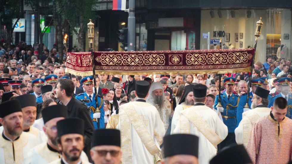 Vernici čekaju da se poklone Pojasu Presvete Bogorodice: Poznato kuda će se kretati Spasovdanska litija