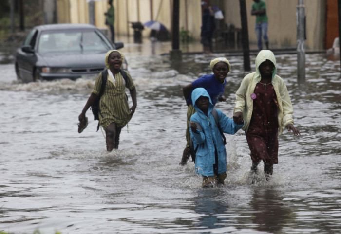 Najmanje 88 osoba poginulo u poplavama u Nigeriji, strahuje se da je broj žrtava veći