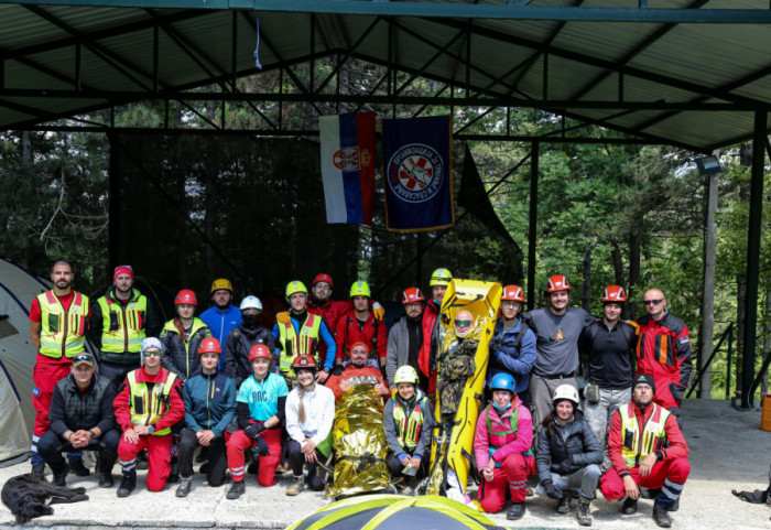 Organizacija za traganje i spasavanje Srbije (OTIS) postala punopravni član Međunarodne organizacije spasilačkih pasa