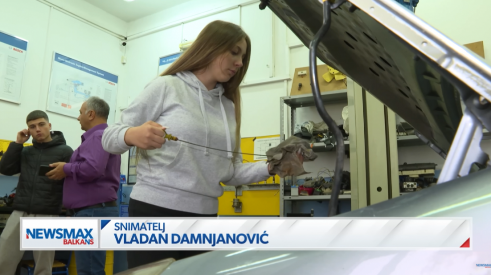 (VIDEO) Petra iz Niša uči da popravlja kola i jedina je devojčica u celoj školi: "Jednog dana imaću svoj auto-servis"