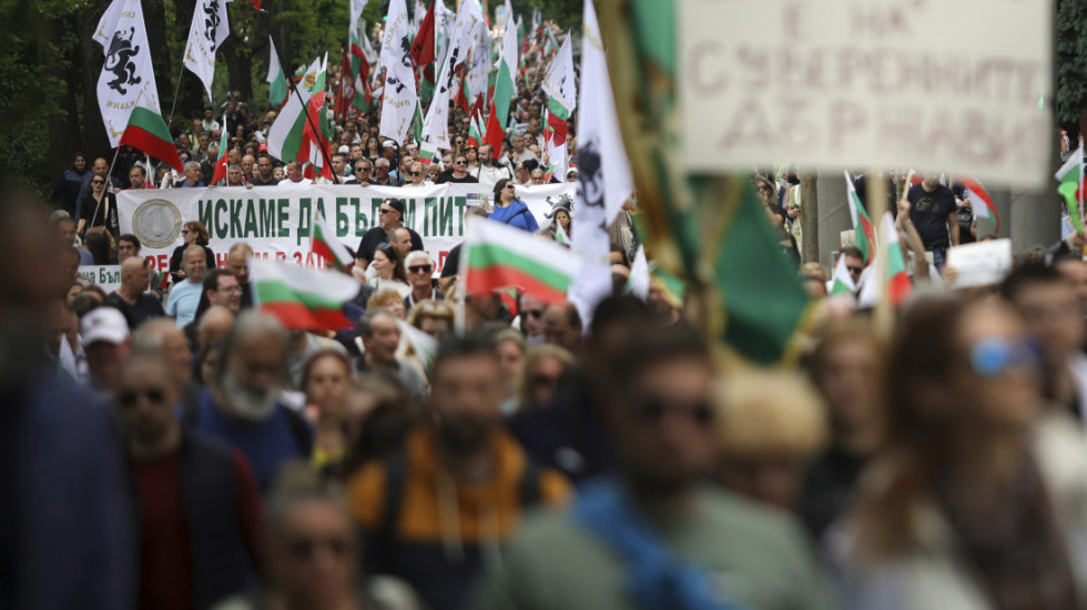 (FOTO) "Sloboda za bugarski lev": Hiljade Bugara na protestima protiv usvajanja evra