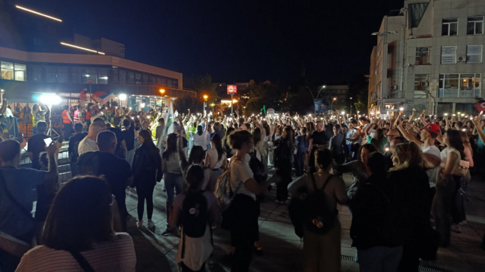 (FOTO/VIDEO) Održan protest u Šapcu, studenti pozvali na skup 10. juna u Lazarevcu