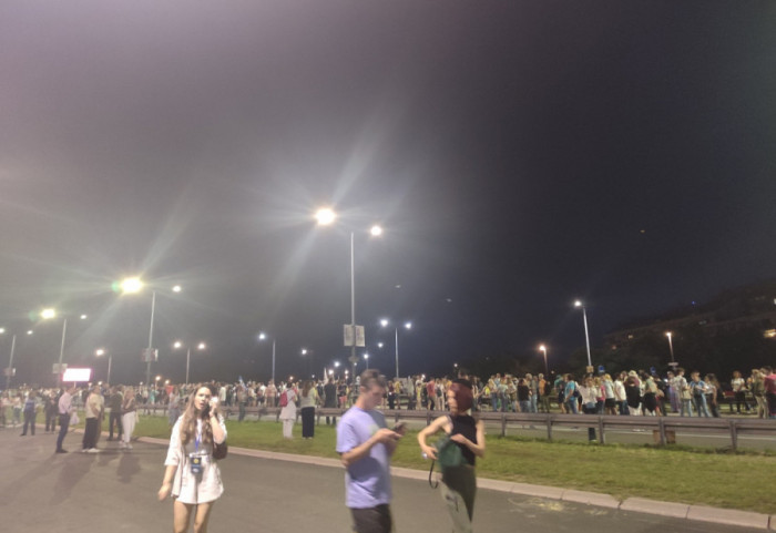 (VIDEO) Završen protest "Vostani Serbije" u 32 grada, okupljeni se razilaze posle 16 minuta tišine