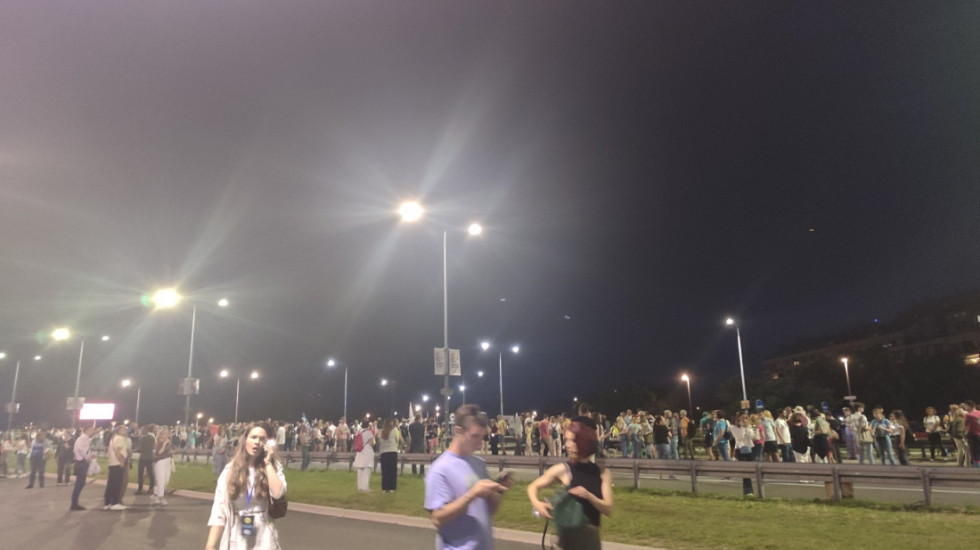 (VIDEO) Održan protest "Vostani Serbije" u 32 grada, studenti i građani se razišli u 21.16