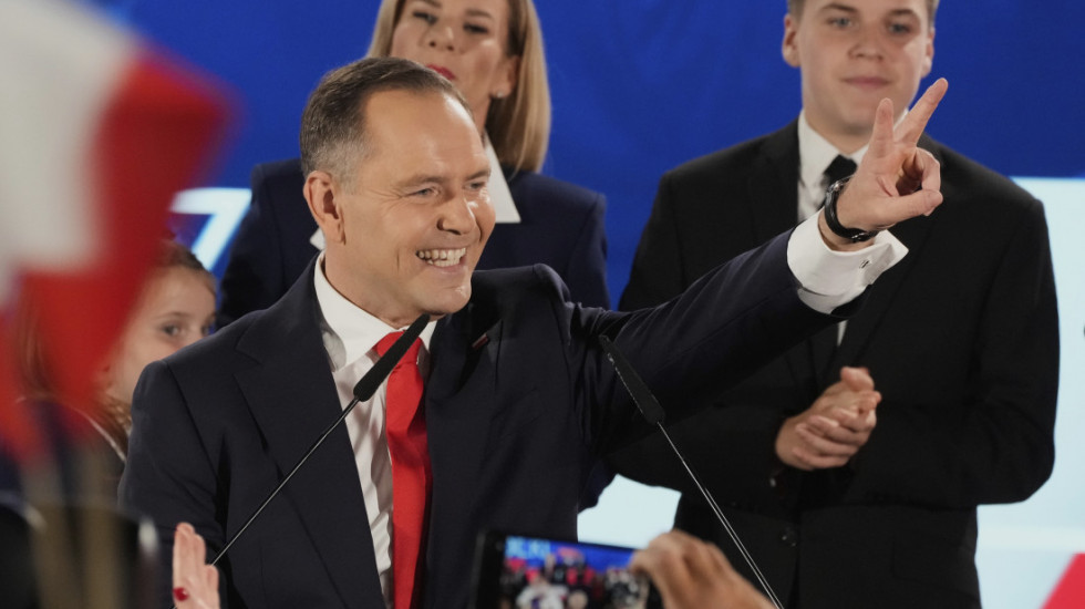 Amaterski bokser, učestvovao u tučama navijača: Ko je Karol Navrocki, novi predsednik Poljske kog je podržao Tramp