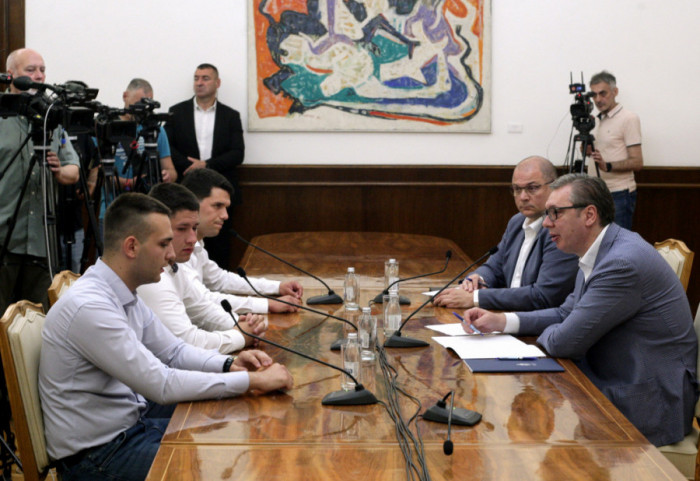 Vučić na sastanku sa studentima iz Pionirskog parka: Veoma sam zabrinut zbog najave o štrajku glađu