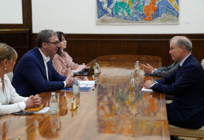 Vučić sa specijalnim izaslanikom Francuske za Zapadni Balkan: Srbija ozbiljan i konstruktivan partner u očuvanju mira