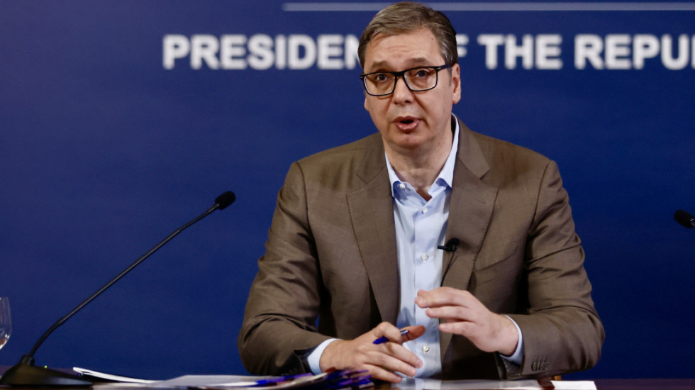 Vučić o skaj aplikaciji, narko-kartelima, fotografiji na paketu s drogom, inflaciji i studentskim protestima