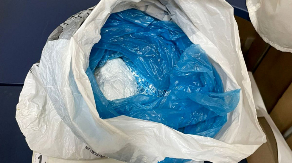 Hapšenje u Čačku: Suvozač bacio kesu sa drogom kad ih je zaustavila policija
