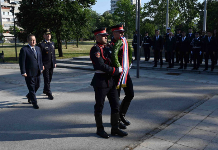 Obeležen Dan MUP, venac položen u čast poginulih policajaca: "Njihova žrtva ne sme biti zaboravljena"