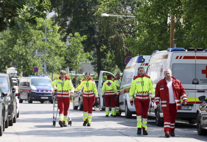 Nesreća na bečkom gradilištu: Jedan radnik teško povređen,više osoba zatrpano pod ruševinama