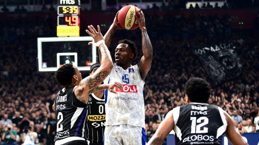 Partizan savladao Budućnost, poveli 2:1 u finalu plej-ofa ABA lige