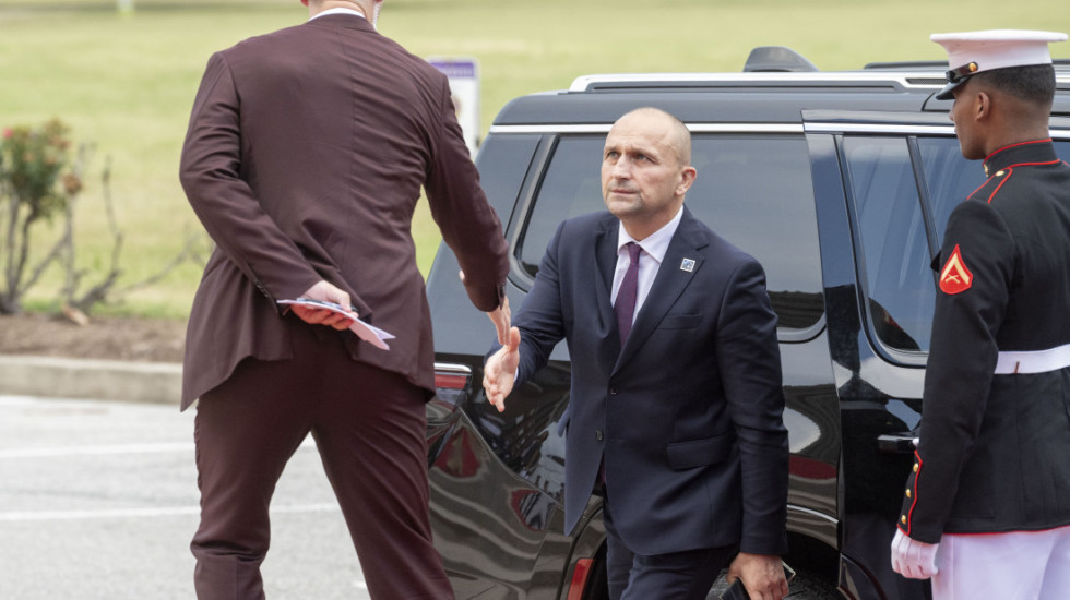 Vozilo u kom se nalazio hrvatski ministar odbrane učestvovalo u saobraćajki, povređene dve osobe