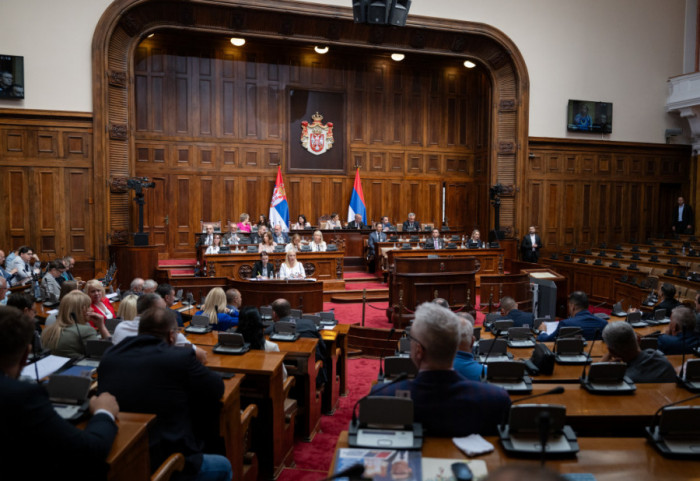 Skupština Srbije nastavila rad, posle poslaničkih pitanja rasprava o amandmanima