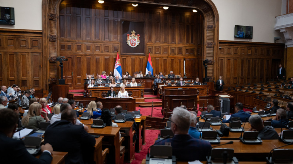 (FOTO) Završena sednica Skupštine Srbije: Nastavak zasedanja u ponedeljak u 10 časova