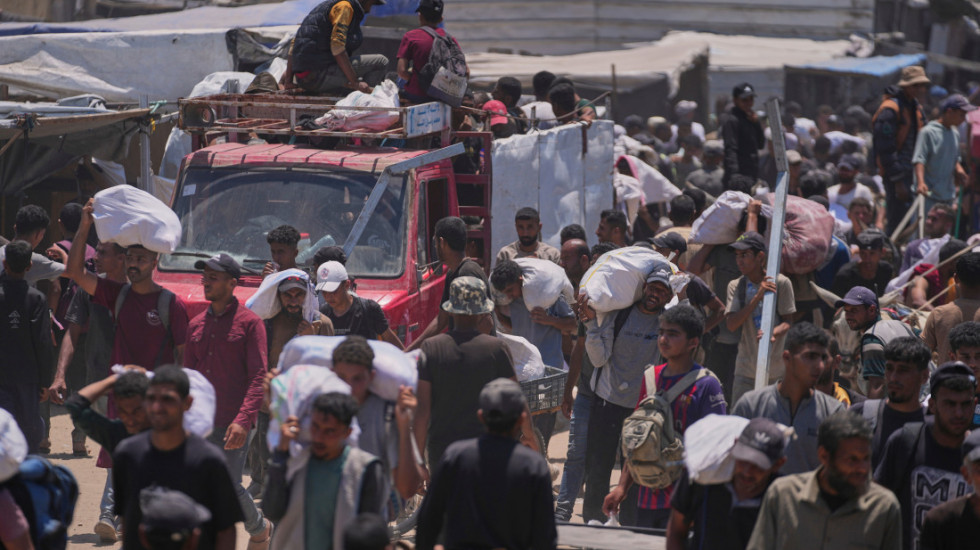 Izraelski napad na pijacu u Gazi, poginulo 18 Palestinaca