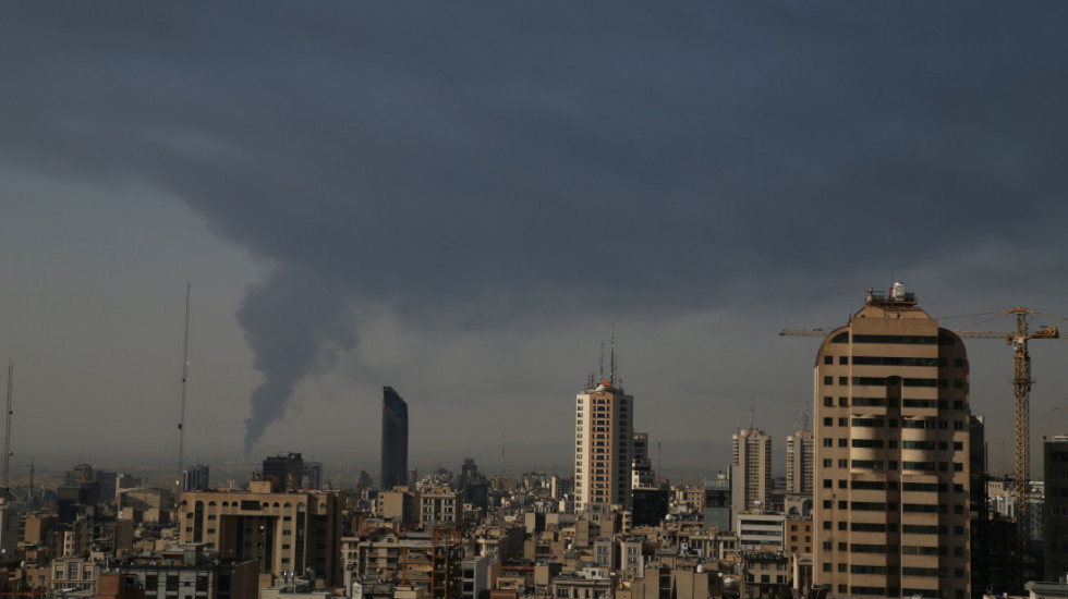 (FOTO) Nastavljeni sukobi: Iranske rakete lansirane na Izrael, bombardovan aerodrom Mehšed na severoistoku Irana