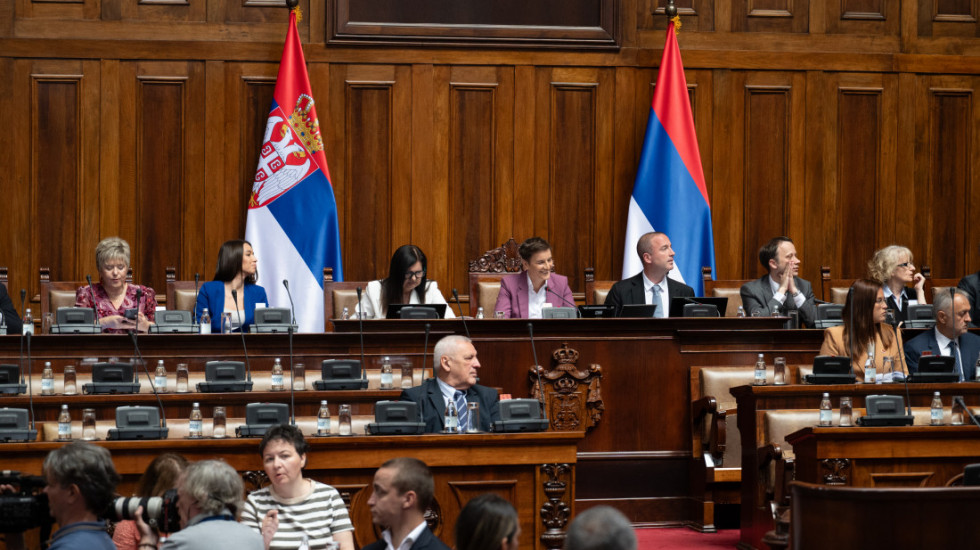 Serbian Parliament Adopts Set of Media Laws, and Law on Alimony Fund