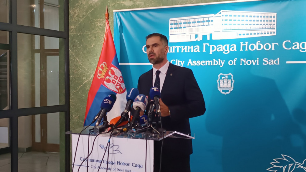 Mićin: Nadam se da će i vlast i opozicija glasati za podizanje spomenika žrtvama nadstrešnice