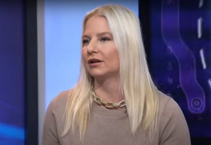 Emisija Sinteza o digitalnom nasilju i digitalnoj pismenosti, gošća sociološkinja Jelena Radović