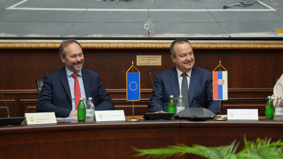 Dačić primio u oproštajnu posetu ambasadora EU u Srbiji Žiofrea, saradnja sa MUP ocenjena kao odlična