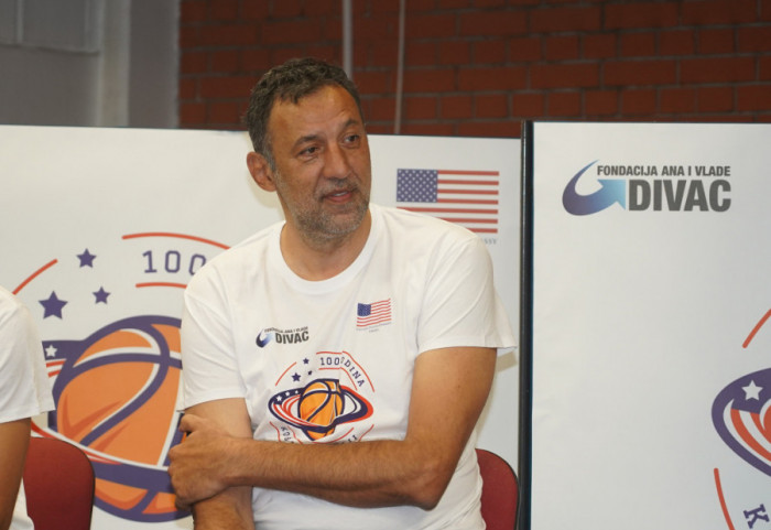 Vlade Divac doživio saobraćajnu nezgodu na crnogorskom primorju, transportovan je u bolnicu